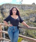 Dating Woman France to paris : Alexandra, 28 years